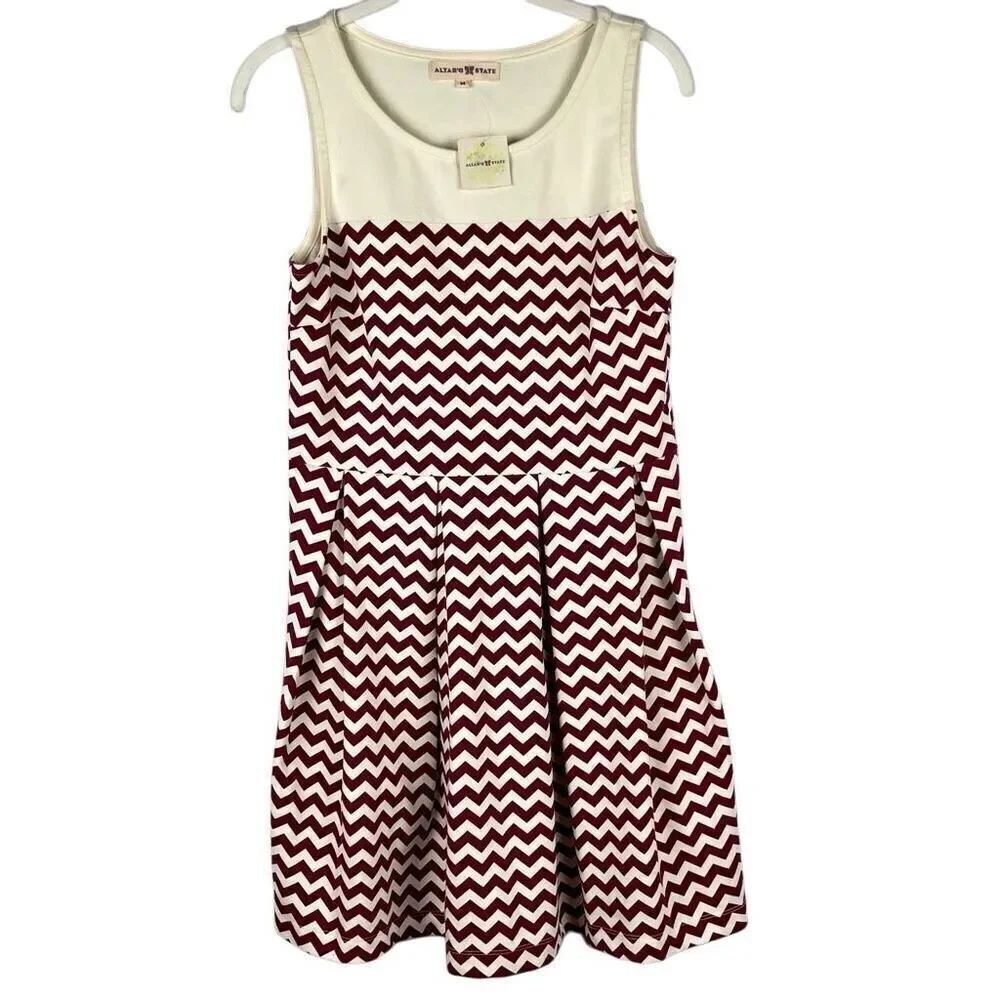 New! NWT Altar’d State Cream Burgundy Chevron Short Sleeve Dress Medium